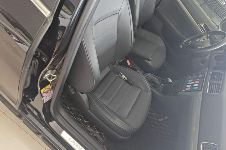 Used Volkswagen Lavida 2017 1.6L Automatic Comfort Edition Right Front Seat