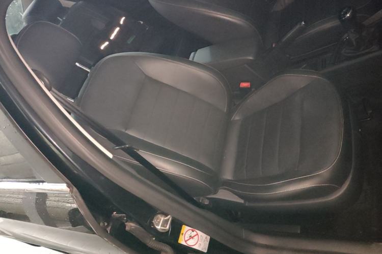 Used Volkswagen Lavida 2017 1.6L Manual Comfort Edition Right Front Seat