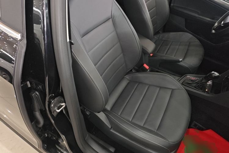 Used Volkswagen Lavida 2017 1.6L Automatic Comfort Edition Right Front Seat