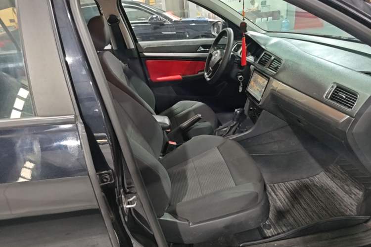 Used Volkswagen Lavida 2017 1.6L Automatic Fashion Edition Right Front Seat