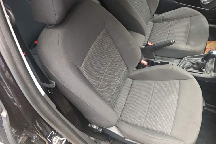 Used Volkswagen Lavida 2017 1.6L Automatic Fashion Edition Right Front Seat