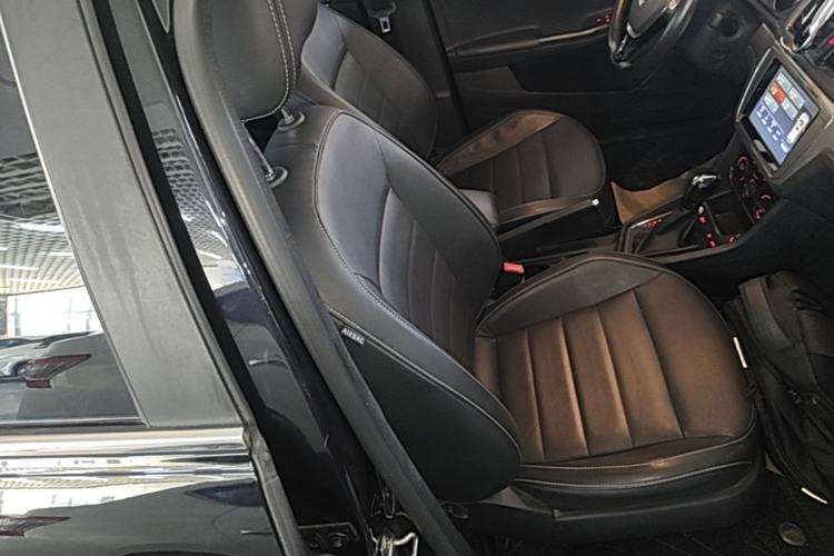Used Volkswagen Lavida 2017 1.6L Automatic Comfort Edition Right Front Seat