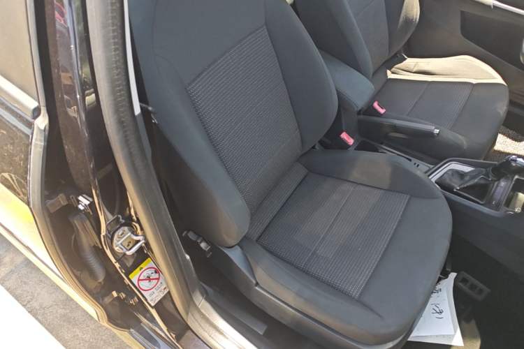 Used Volkswagen Lavida 2017 1.6L Automatic Fashion Edition Right Front Seat