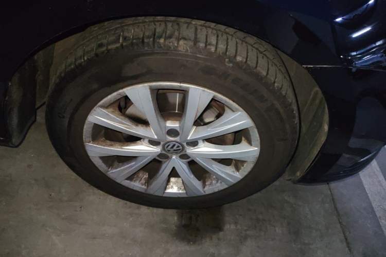 Used Volkswagen Lavida 2017 230TSI DSG Comfort Edition Right Front Wheel Hub