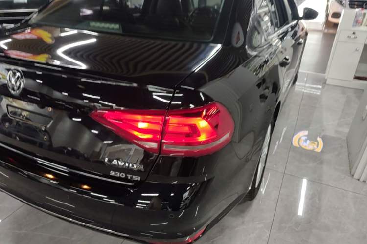 Used Volkswagen Lavida 2017 230TSI DSG Comfort Edition Right Rear Taillight