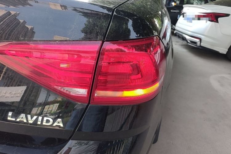 Used Volkswagen Lavida 2017 1.6L Manual Fashion Edition Right Rear Taillight