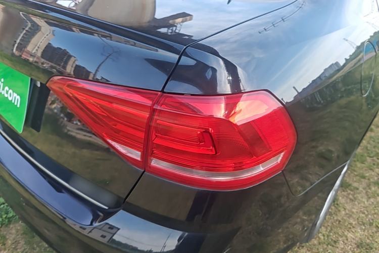Used Volkswagen Lavida 2017 230TSI DSG Comfort Edition Right Rear Taillight