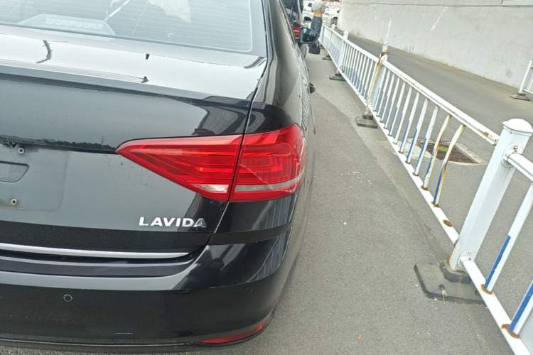 Used Volkswagen Lavida 2017 1.6L Automatic Comfort Edition Right Rear Taillight