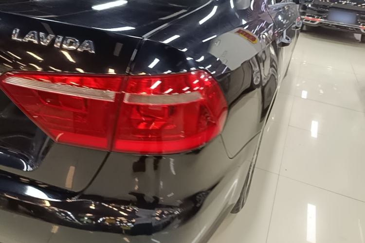 Used Volkswagen Lavida 2017 1.6L Automatic Fashion Edition Right Rear Taillight