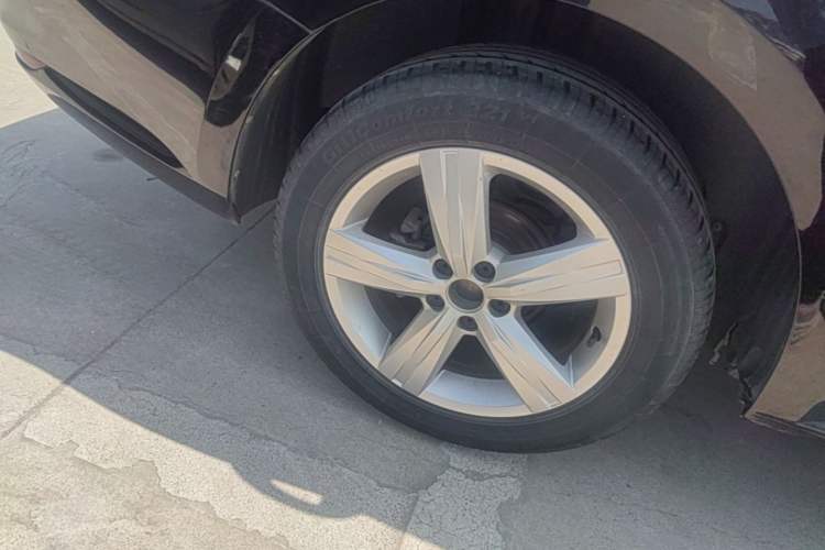 Used Volkswagen Lavida 2017 1.6L Automatic Fashion Edition Right Rear Wheel Hub
