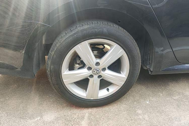 Used Volkswagen Lavida 2017 1.6L Manual Fashion Edition Right Rear Wheel Hub