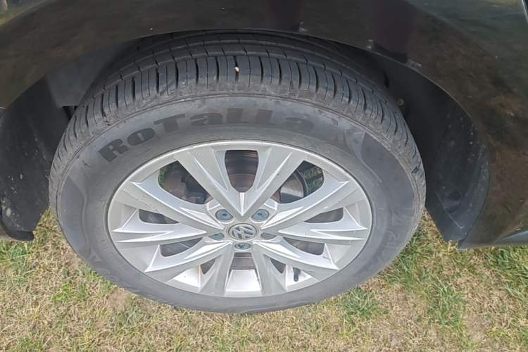 Used Volkswagen Lavida 2017 230TSI DSG Comfort Edition Right Rear Wheel Hub