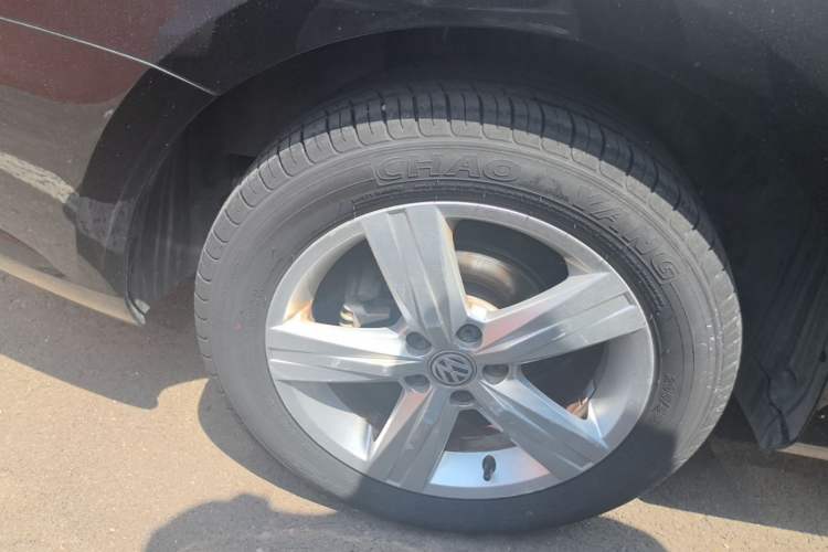 Used Volkswagen Lavida 2017 1.6L Automatic Fashion Edition Right Rear Wheel Hub