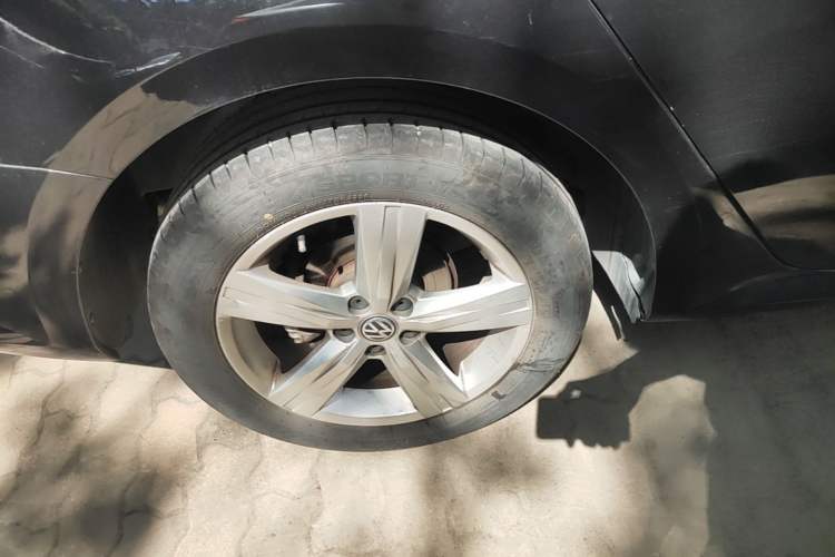 Used Volkswagen Lavida 2017 1.6L Manual Fashion Edition Right Rear Wheel Hub