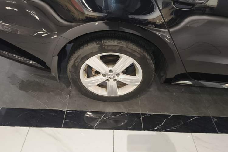 Used Volkswagen Lavida 2017 1.6L Manual Fashion Edition Right Rear Wheel Hub