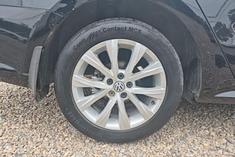 Used Volkswagen Lavida 2017 1.6L Automatic Comfort Edition Right Rear Wheel Hub