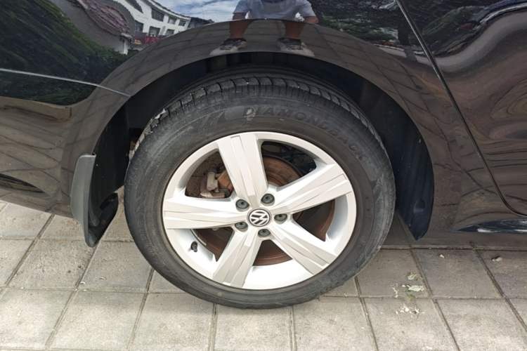 Used Volkswagen Lavida 2017 1.6L Manual Fashion Edition Right Rear Wheel Hub