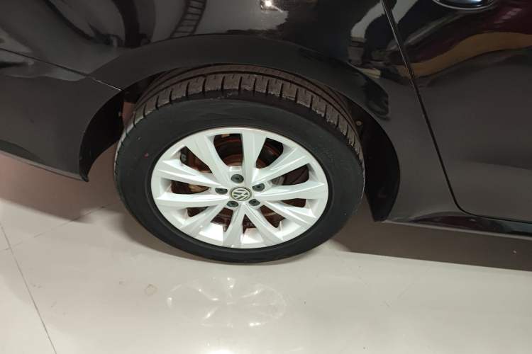 Used Volkswagen Lavida 2017 1.6L Manual Comfort Edition Right Rear Wheel Hub
