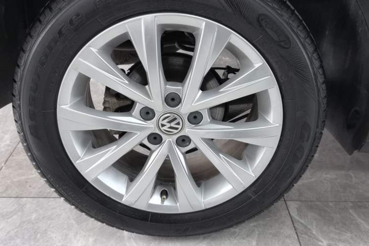 Used Volkswagen Lavida 2017 1.6L Manual Comfort Edition Right Rear Wheel Hub