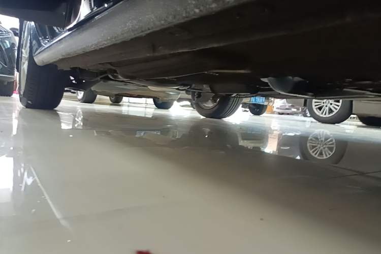 Used Volkswagen Lavida 2017 1.6L Automatic Fashion Edition Right Side Sill