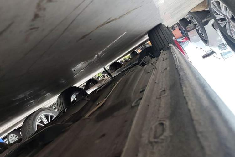 Used Volkswagen Lavida 2017 230TSI DSG Comfort Edition Right Side Sill