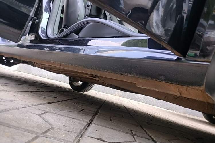 Used Volkswagen Lavida 2017 230TSI DSG Comfort Edition Right Side Sill