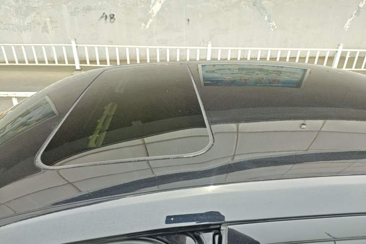 Used Volkswagen Lavida 2017 1.6L Automatic Comfort Edition Roof