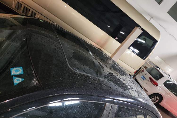Used Volkswagen Lavida 2017 1.6L Manual Comfort Edition Roof