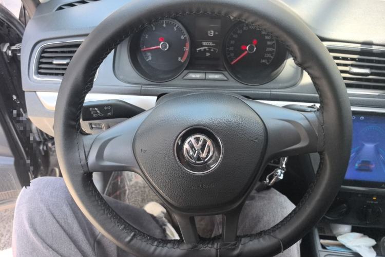 Used Volkswagen Lavida 2017 1.6L Manual Fashion Edition Steering Wheel