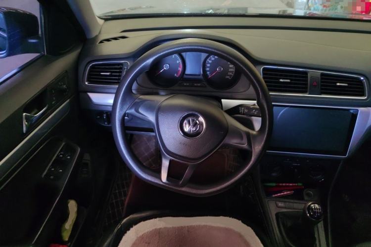 Used Volkswagen Lavida 2017 1.6L Manual Fashion Edition Steering Wheel
