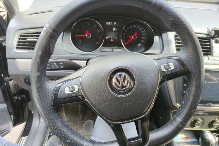 Used Volkswagen Lavida 2017 230TSI DSG Comfort Edition Steering Wheel