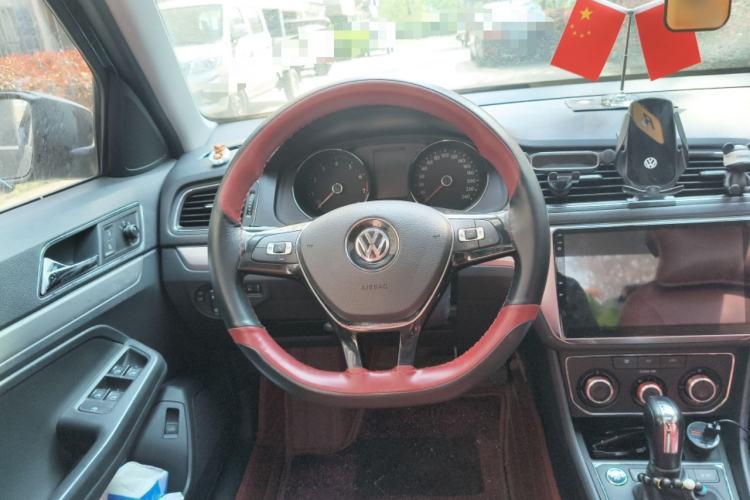 Used Volkswagen Lavida 2017 1.6L Automatic Comfort Edition Steering Wheel