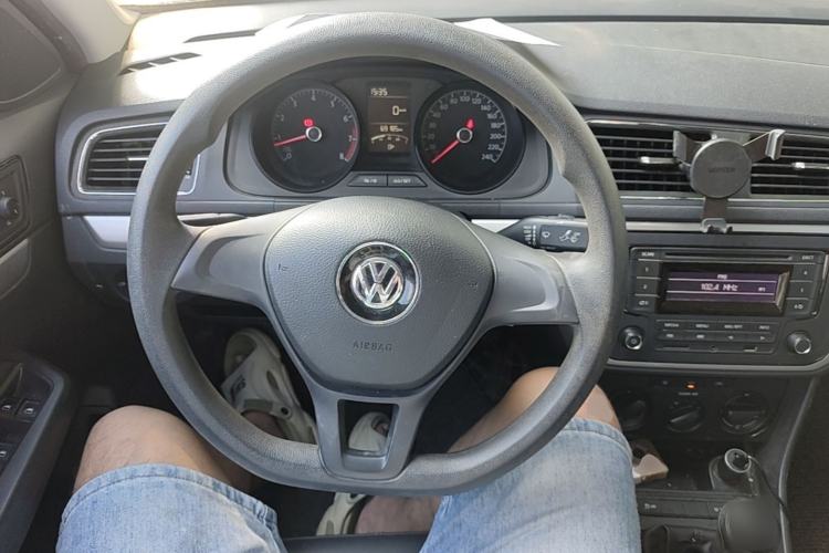 Used Volkswagen Lavida 2017 1.6L Manual Fashion Edition Steering Wheel
