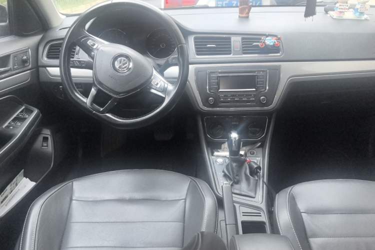Used Volkswagen Lavida 2017 1.6L Automatic Comfort Edition Steering Wheel
