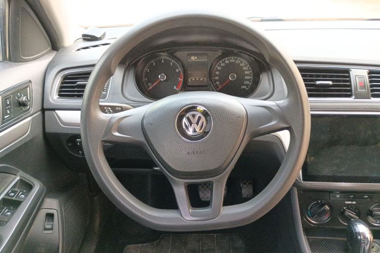 Used Volkswagen Lavida 2017 1.6L Automatic Fashion Edition Steering Wheel