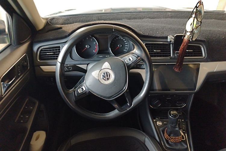 Used Volkswagen Lavida 2017 1.6L Manual Comfort Edition Steering Wheel