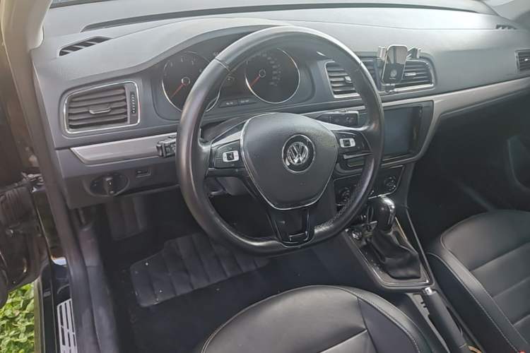 Used Volkswagen Lavida 2017 230TSI DSG Comfort Edition Steering Wheel