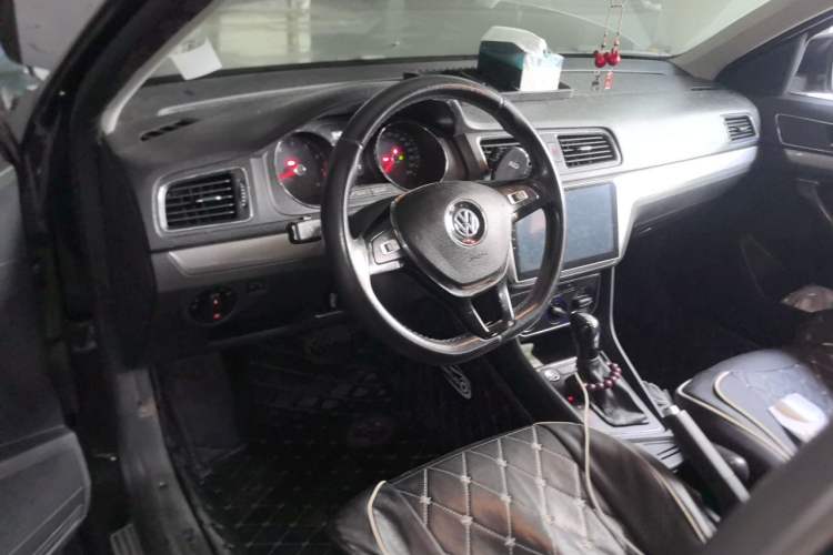 Used Volkswagen Lavida 2017 1.6L Automatic Comfort Edition Steering Wheel