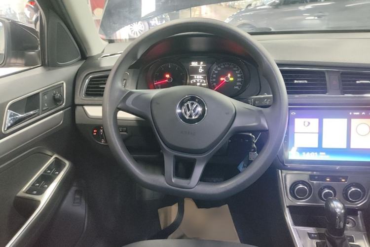 Used Volkswagen Lavida 2017 1.6L Automatic Fashion Edition Steering Wheel