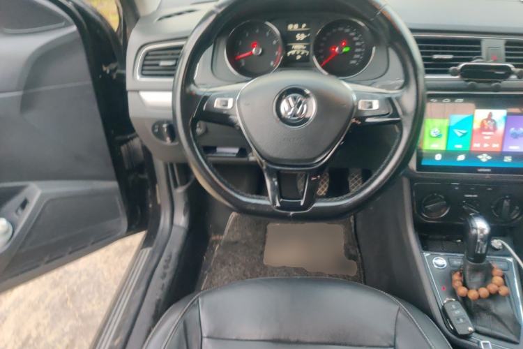 Used Volkswagen Lavida 2017 1.6L Automatic Comfort Edition Steering Wheel