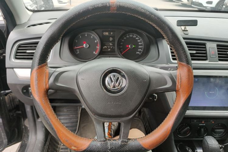 Used Volkswagen Lavida 2017 1.6L Automatic Fashion Edition Steering Wheel