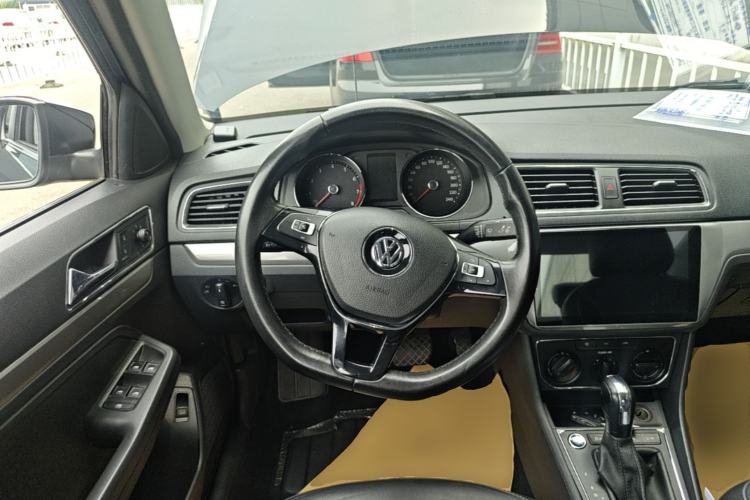 Used Volkswagen Lavida 2017 1.6L Automatic Comfort Edition Steering Wheel