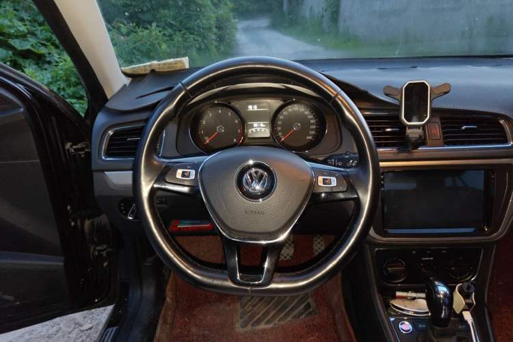 Used Volkswagen Lavida 2017 1.6L Automatic Comfort Edition Steering Wheel