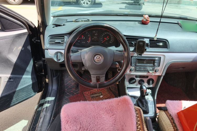 Used Volkswagen Lavida 2017 1.6L Automatic Fashion Edition Steering Wheel