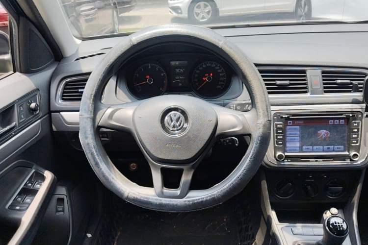 Used Volkswagen Lavida 2017 1.6L Manual Fashion Edition Steering Wheel