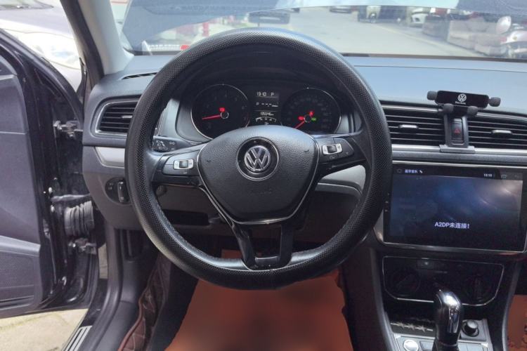 Used Volkswagen Lavida 2017 1.6L Automatic Comfort Edition Steering Wheel