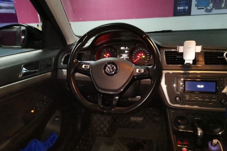 Used Volkswagen Lavida 2017 1.6L Automatic Comfort Edition Steering Wheel