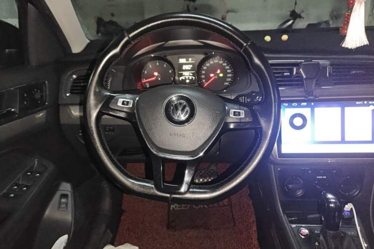 Used Volkswagen Lavida 2017 1.6L Automatic Comfort Edition Steering Wheel
