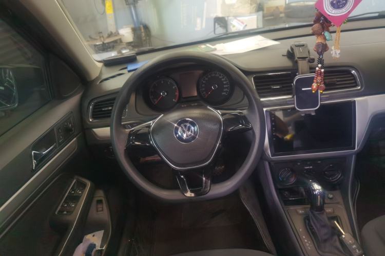 Used Volkswagen Lavida 2017 1.6L Automatic Fashion Edition Steering Wheel