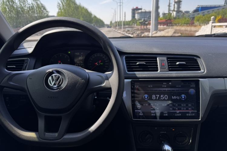 Used Volkswagen Lavida 2017 1.6L Automatic Fashion Edition Steering Wheel